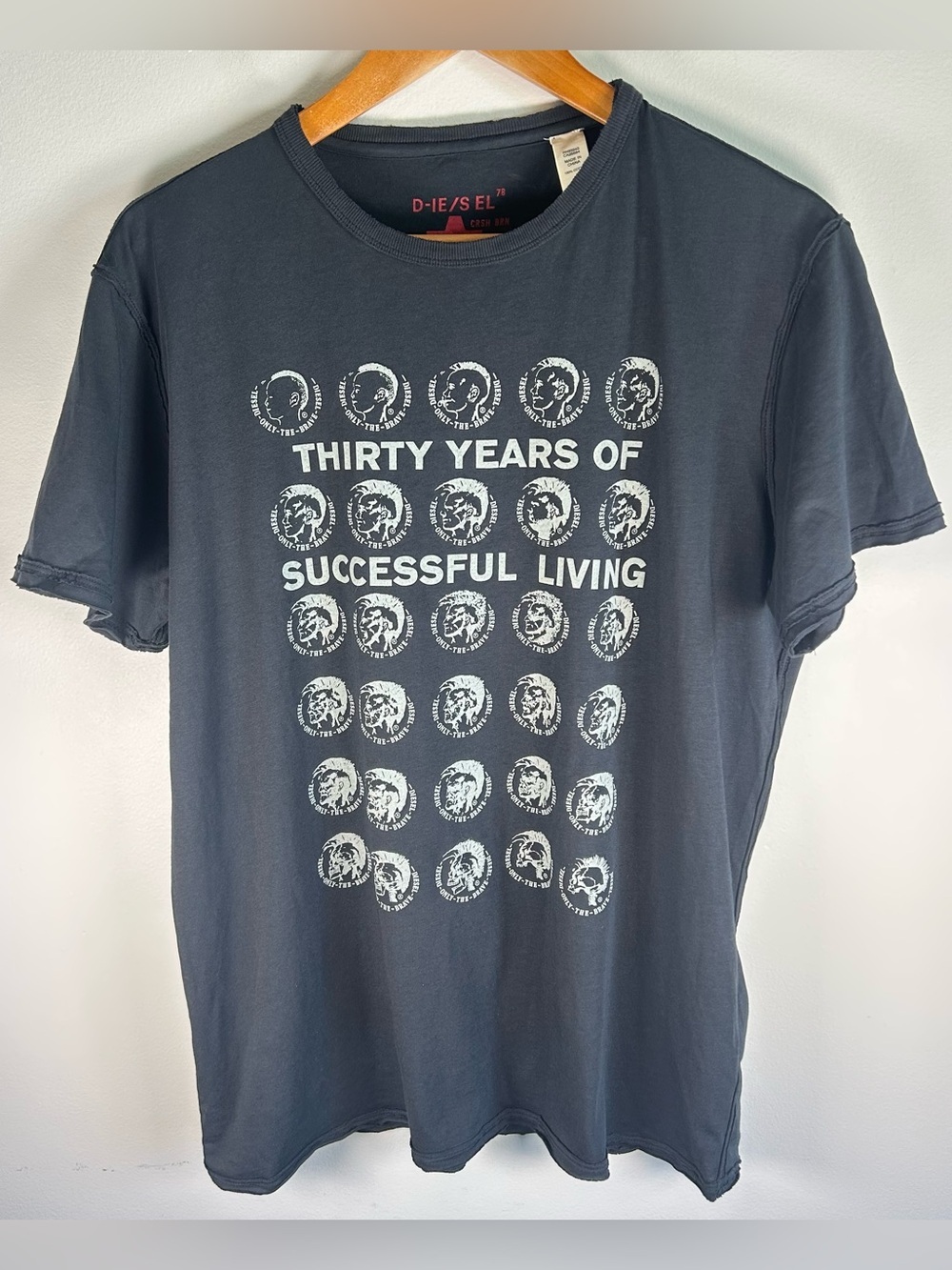 Diesel Men’s T-Shirt XL Gray/Black 30th Anniversary Graphic Logo Vintage Y2K